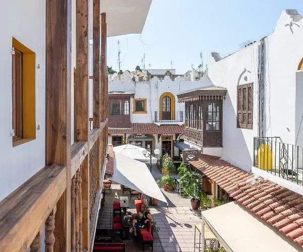 לינה וארוחת בוקר Casa Poli